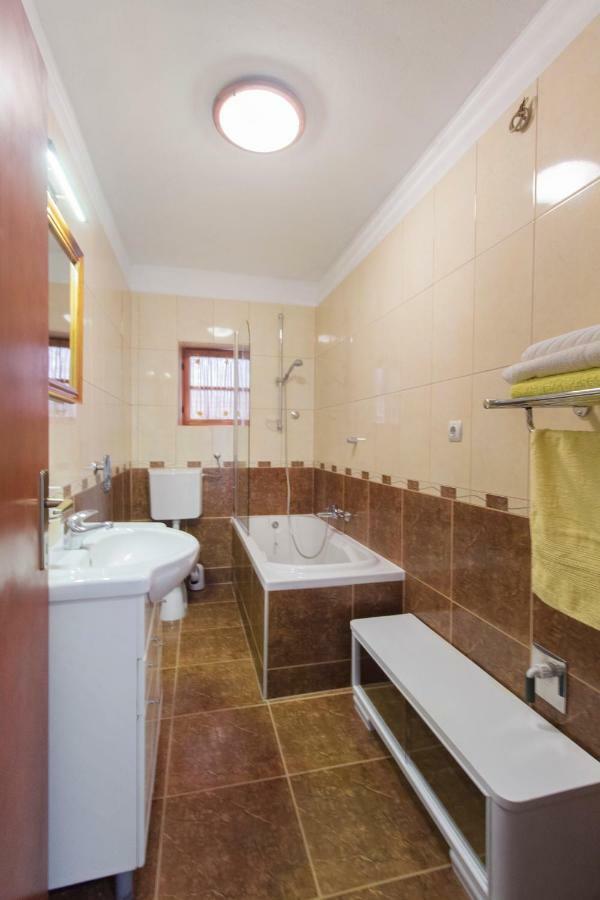Apartman Ana Скрадин Екстериор снимка