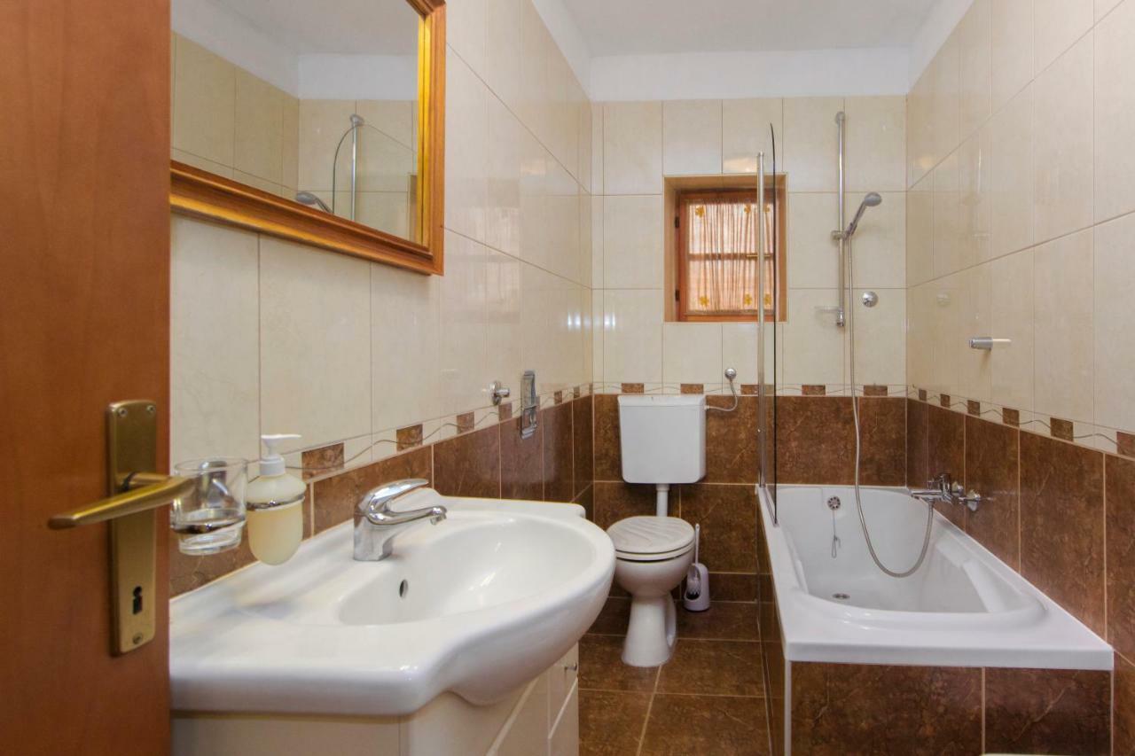 Apartman Ana Скрадин Екстериор снимка